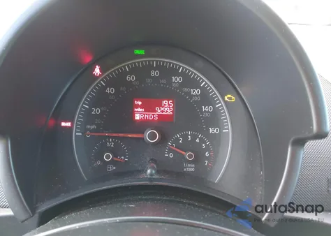 2010 Volkswagen New Beetle 2.5L Red Rock Edition z USA, uszkodzony, nr VIN 3VWRG3AGXAM026262